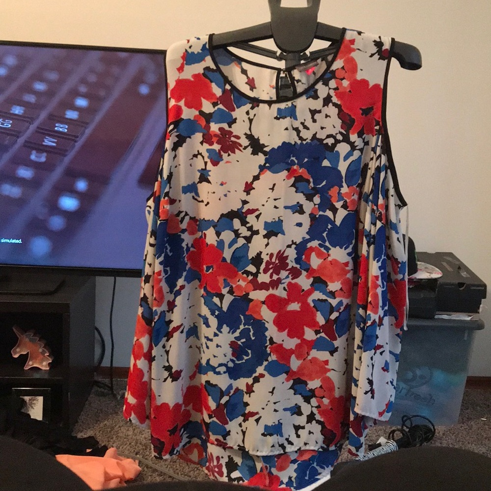 Cold shoulder red white and blue floral shirt